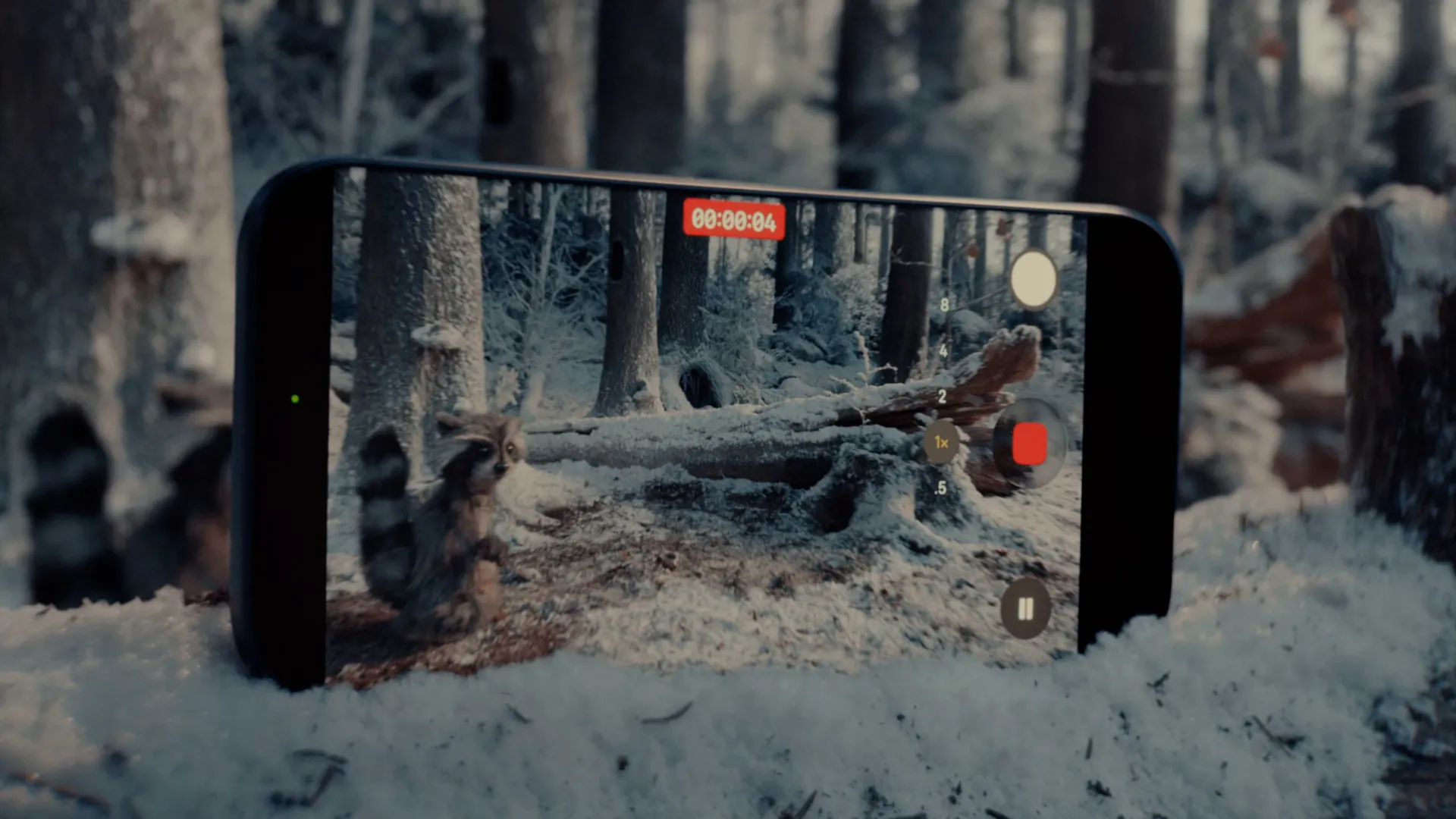 애플 2025 홀리데이 캠페인 'A Critter Carol' 공개 (이게 AI가 아니라고??)